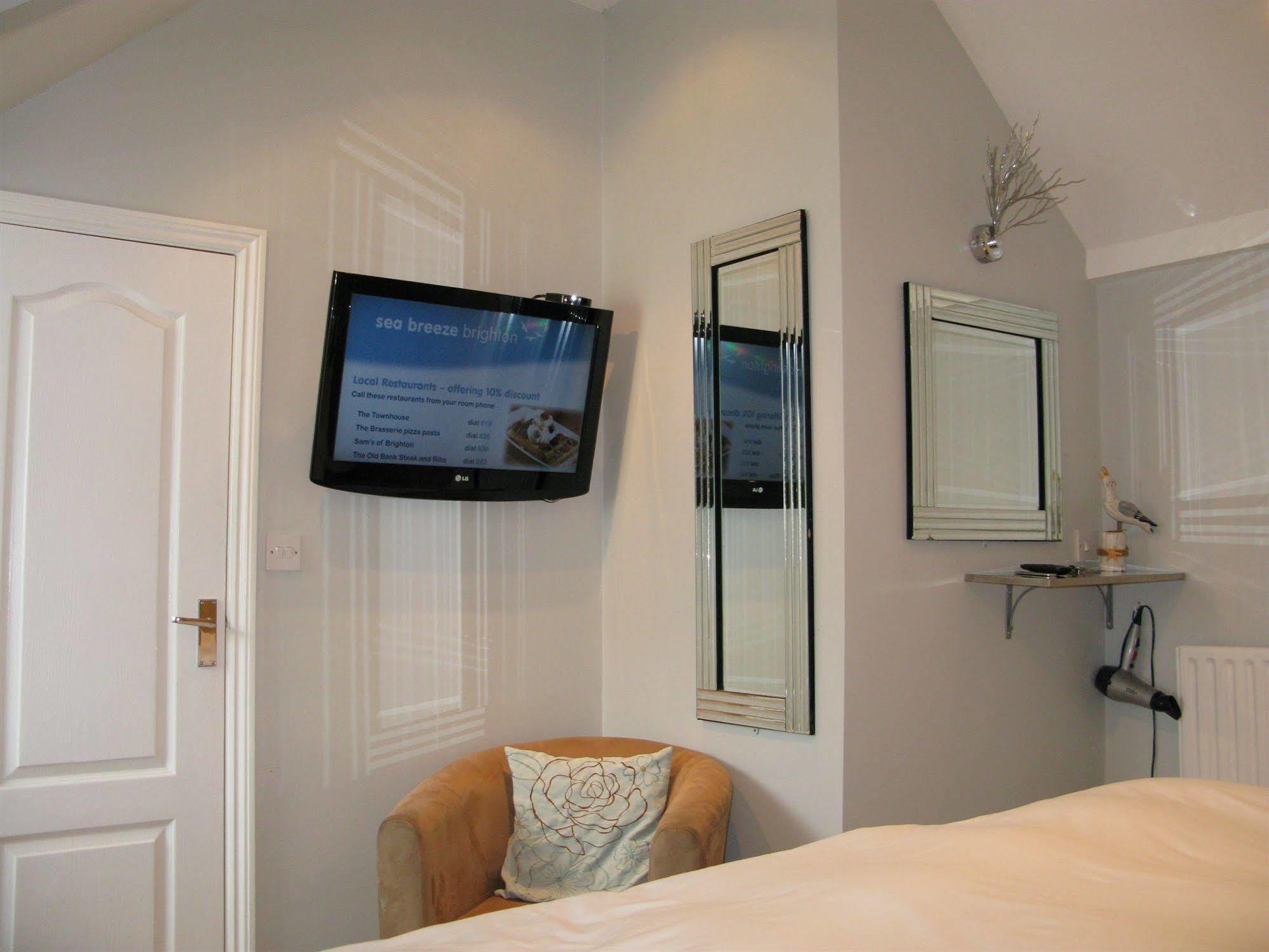 Oyo Lifestyle Hotel Sea Breeze Brighton Exterior foto